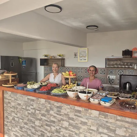 Efesian Center - Harbour Bed & Breakfast 3*